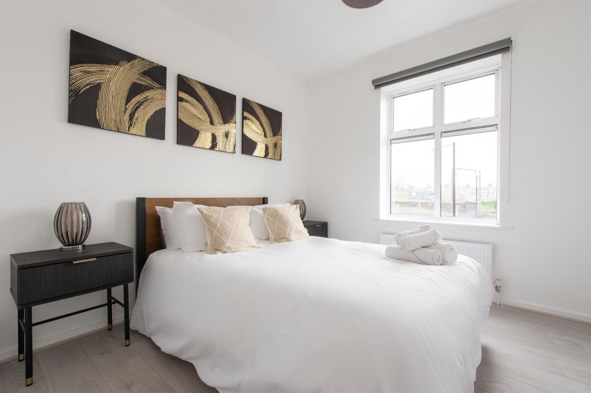 Modern Luxury Apartment By Bow Road Station Londra Dış mekan fotoğraf