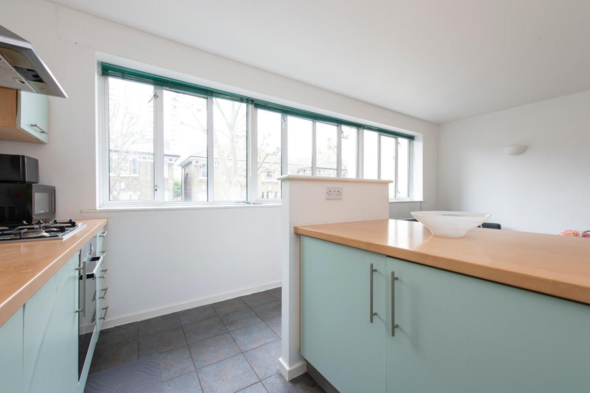 Modern Luxury Apartment By Bow Road Station Londra Dış mekan fotoğraf