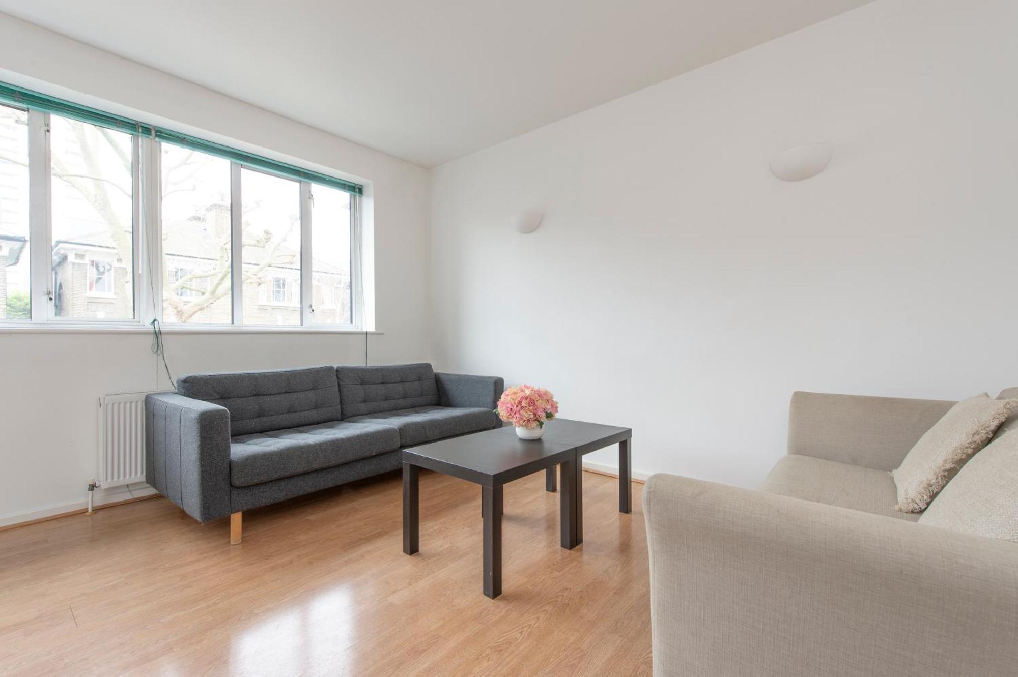 Modern Luxury Apartment By Bow Road Station Londra Dış mekan fotoğraf